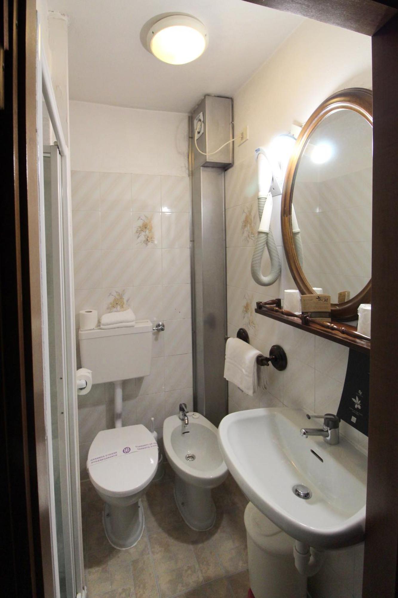 Hotel Avogadro سان بيليغرينو تيرمي المظهر الخارجي الصورة